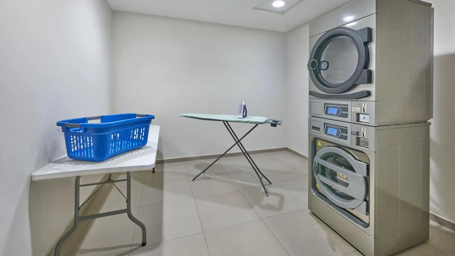 **** アパートホテル City Express Suites By Marriott プレヤデルカーメン メキシコ
